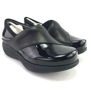 Grey's Anatomy SoftWalk Maggie Black Clogs Size 6